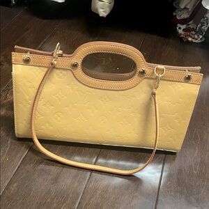 Authentic Louis Vuitton Vernis Roxbury Drive Handbag